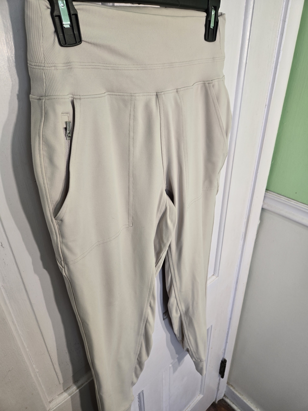 Athleta Light Beige/Cream Track Jogger Pants SIZE S - Picture 3 of 6